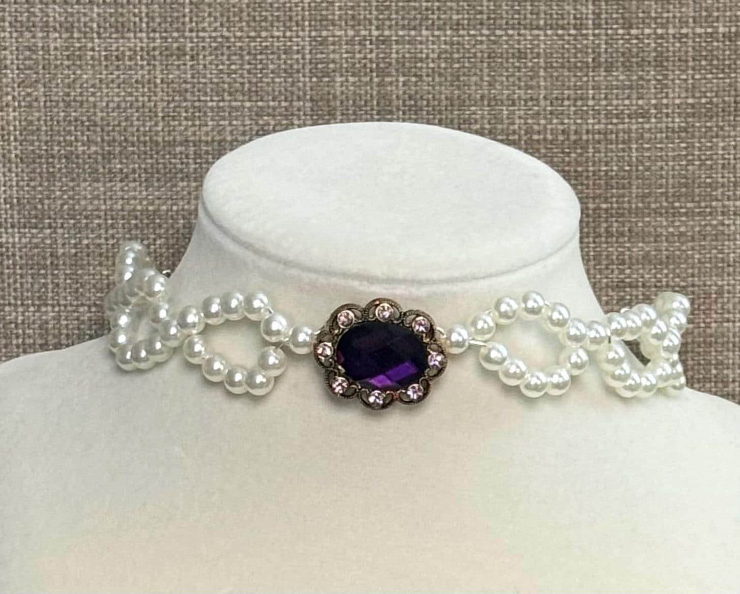 Baroque Pearl Amulet Choker